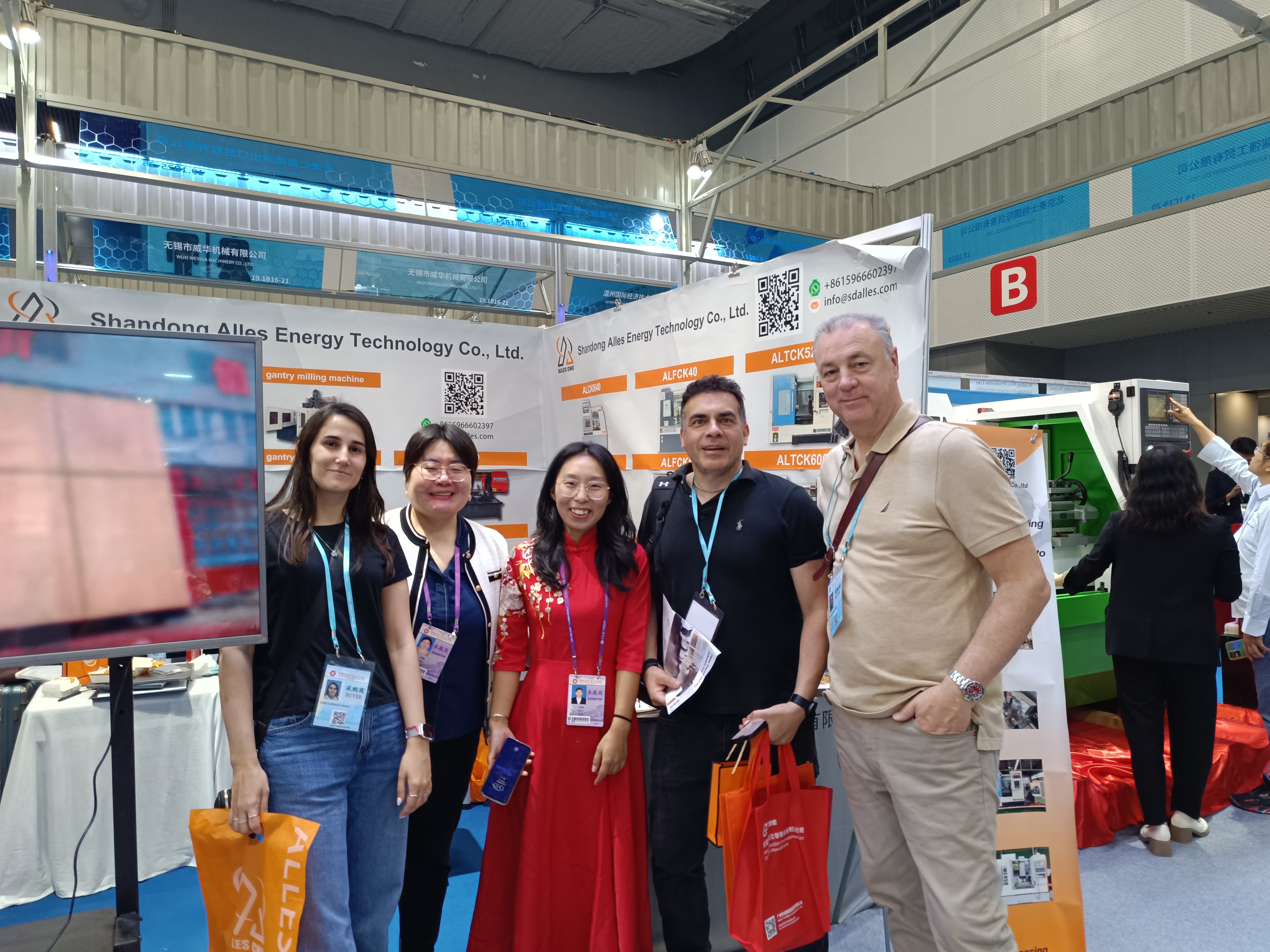 Alles CNC obtiene m&aacute;s de diez &oacute;rdenes en cuatro d&iacute;as en Canton Fair, los clientes globales muestran un gran inter&eacute;s 