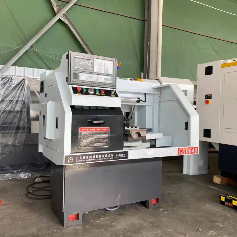 Torno CNC de cama plana de la m&aacute;quina de torneado del CNC CK0640