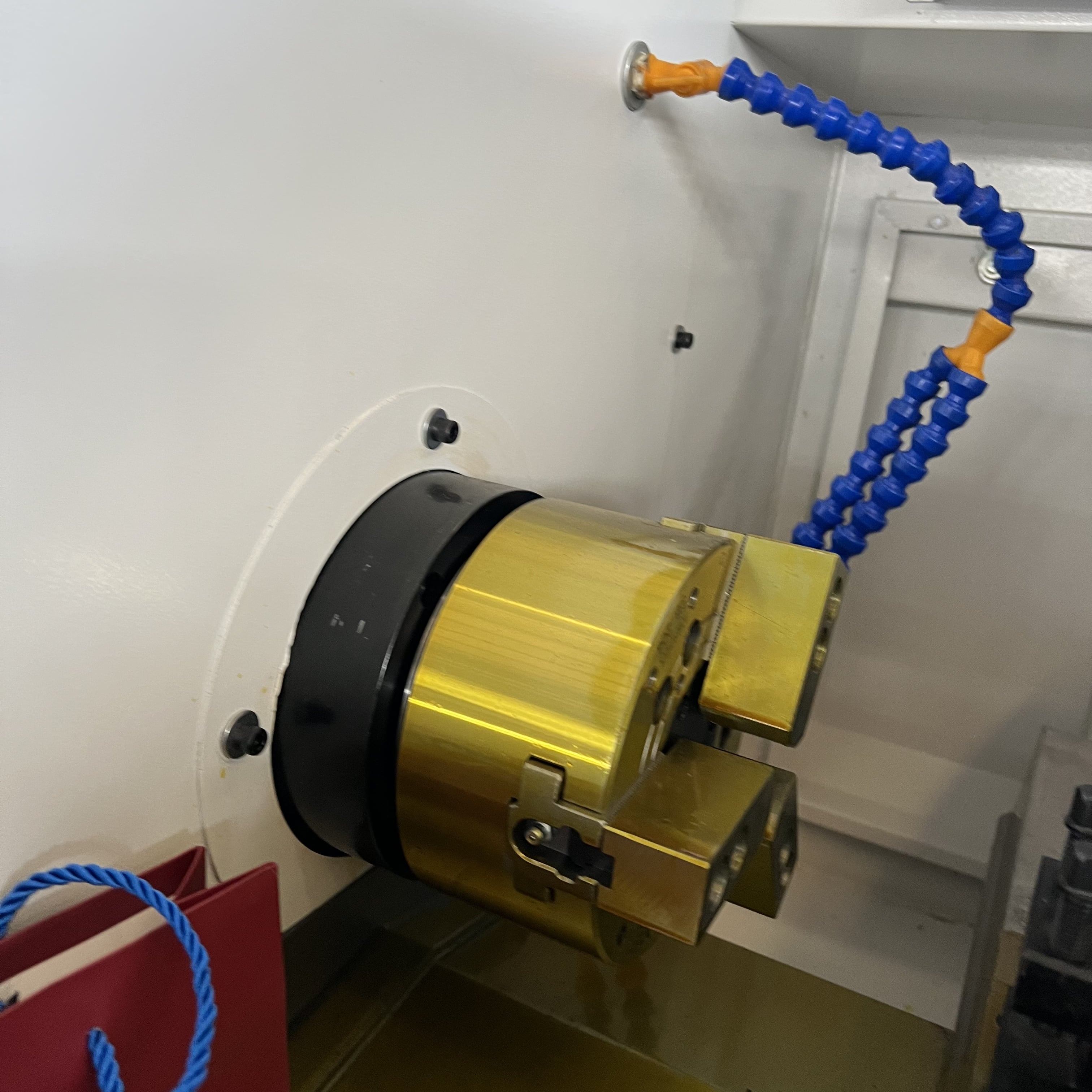 298E29DC0D89B635B8BA8691D55555C-MIN