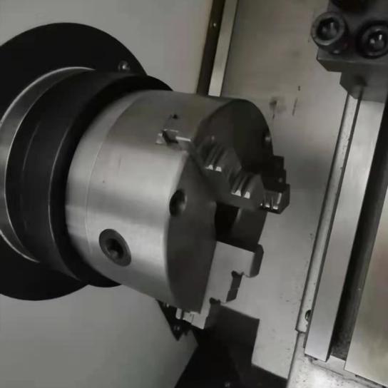 Cama de inclinaci&oacute;n de inclinaci&oacute;n autom&aacute;tica CNC Metal CNC Torning Tornio