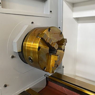 Máquina de torno CNC ALCK6150X1000 para torneado de metales